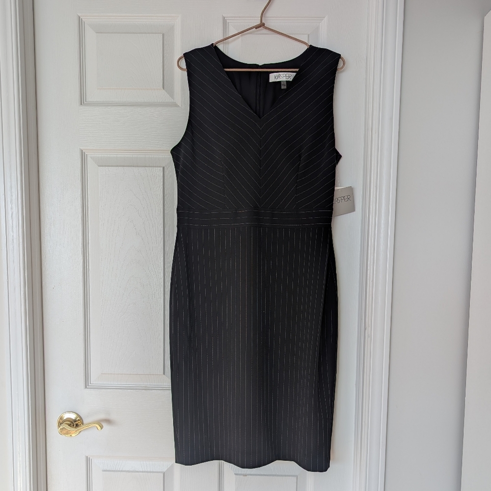 Kasper sleeveless dress sz 8 black w/pinstripe